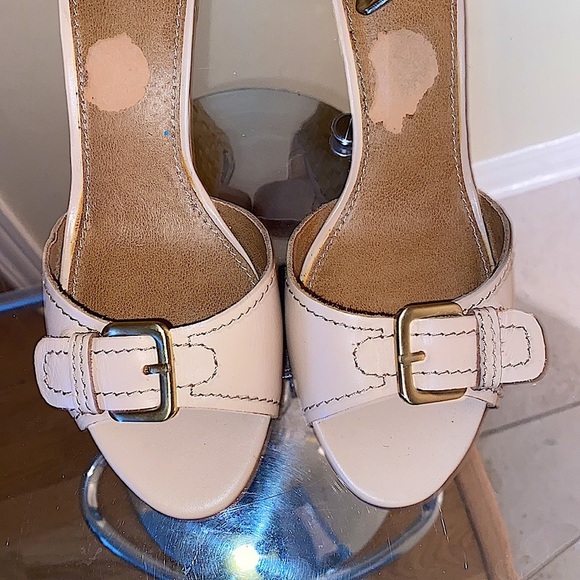 Kelsi Dagger light cream & gold buckle wedge sandals  w/ ankle fasteners 👡 - Picture 4 of 8
